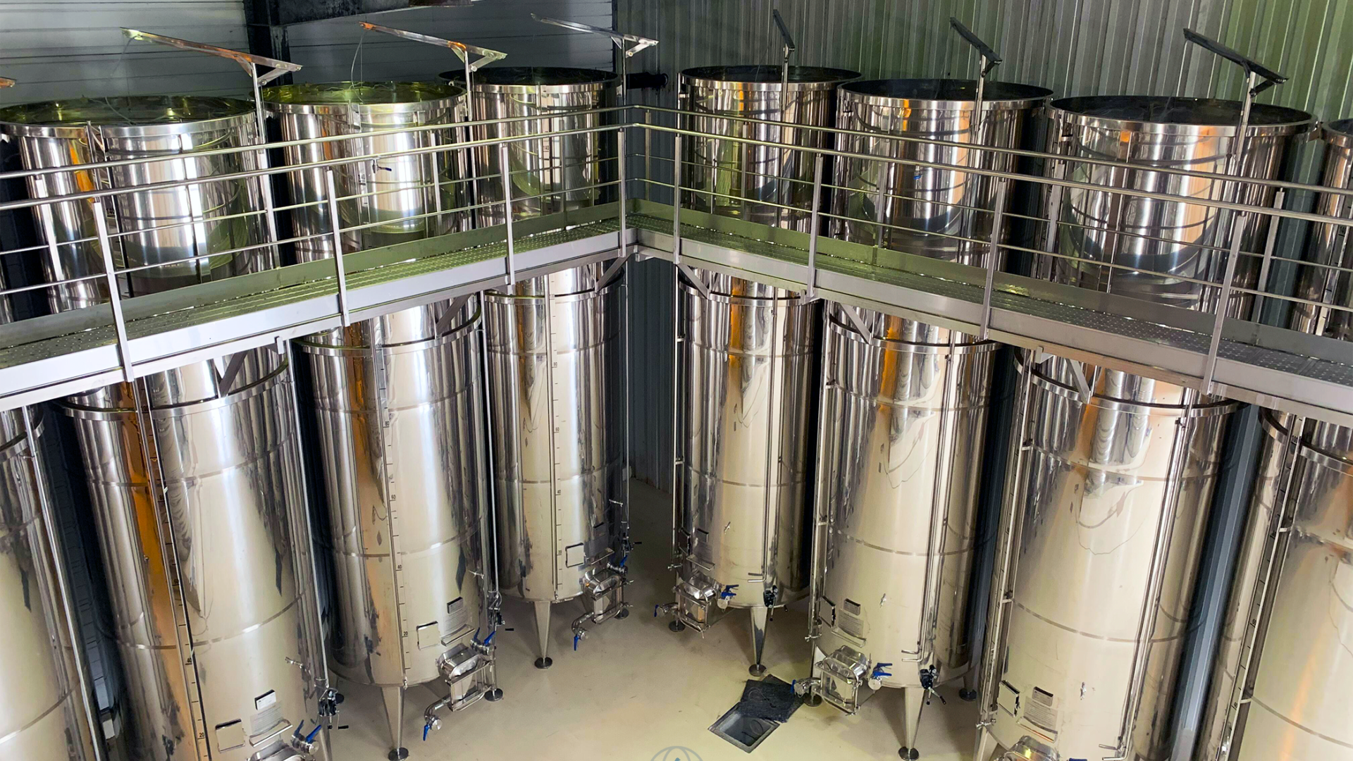 Stainless steel tanks "Floating lid"