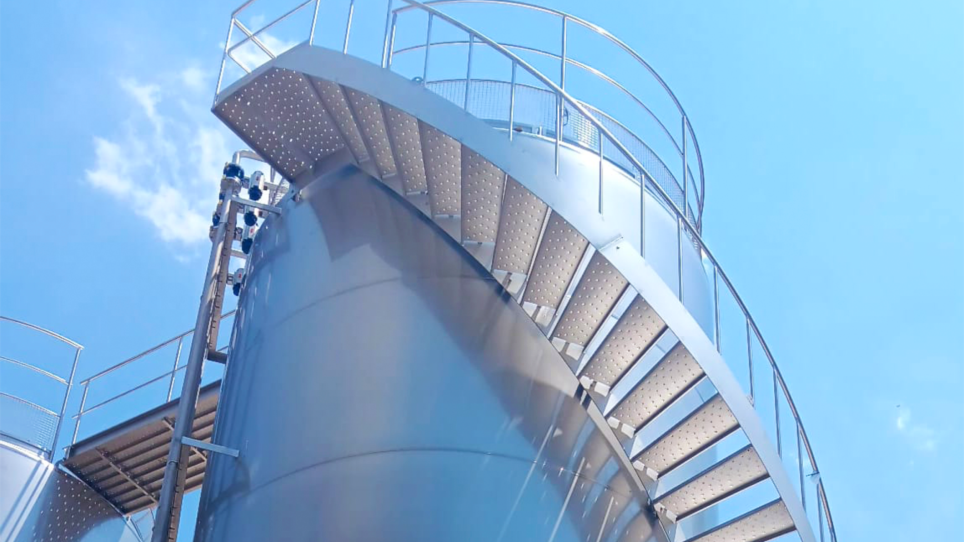 Tailor-made industrial storage tanks in stainless steel 304L